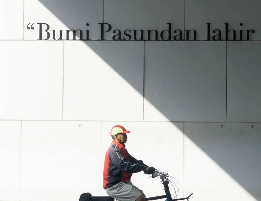 Cycle to work not only enhance your mood with endorphines, but you’re also helpi...