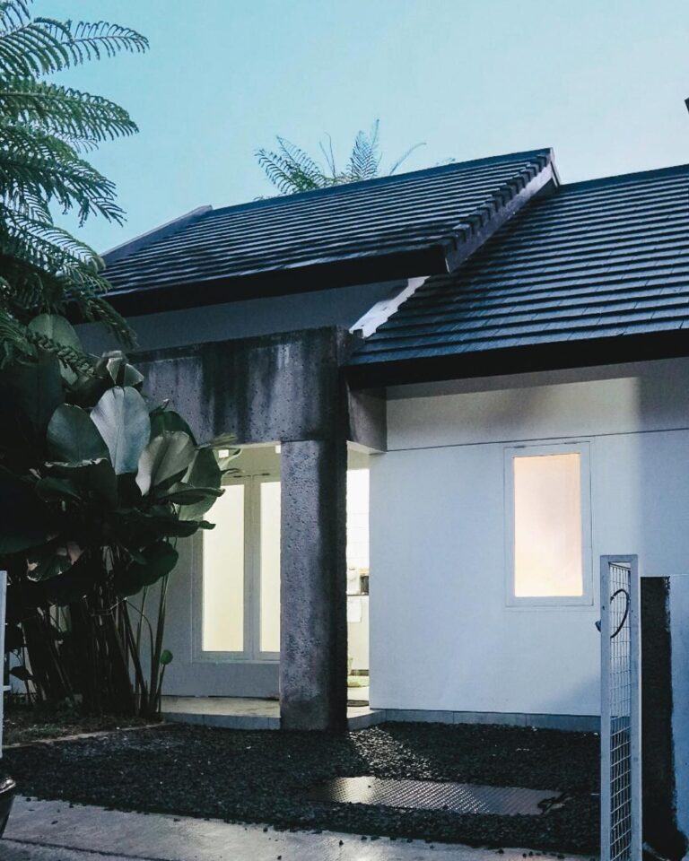 Enggan menginap di tempat ramai saat berwisata ke Bandung? #EB_Review kali ini a...