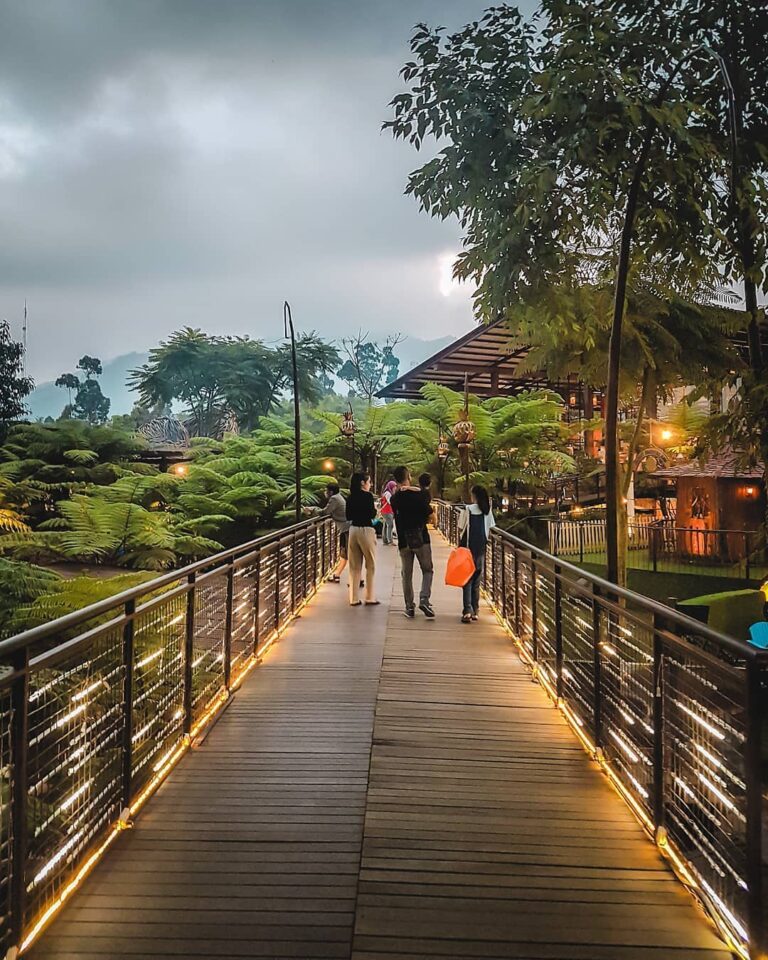 How is everyone doing on this holiday?
-
Dusun Bambu taken by 
#explorebandung...
