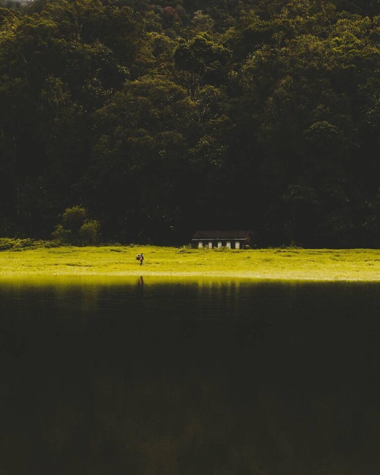 Indulge with the serenity of nature. Situ Patenggang captured by 
#explorebandun...