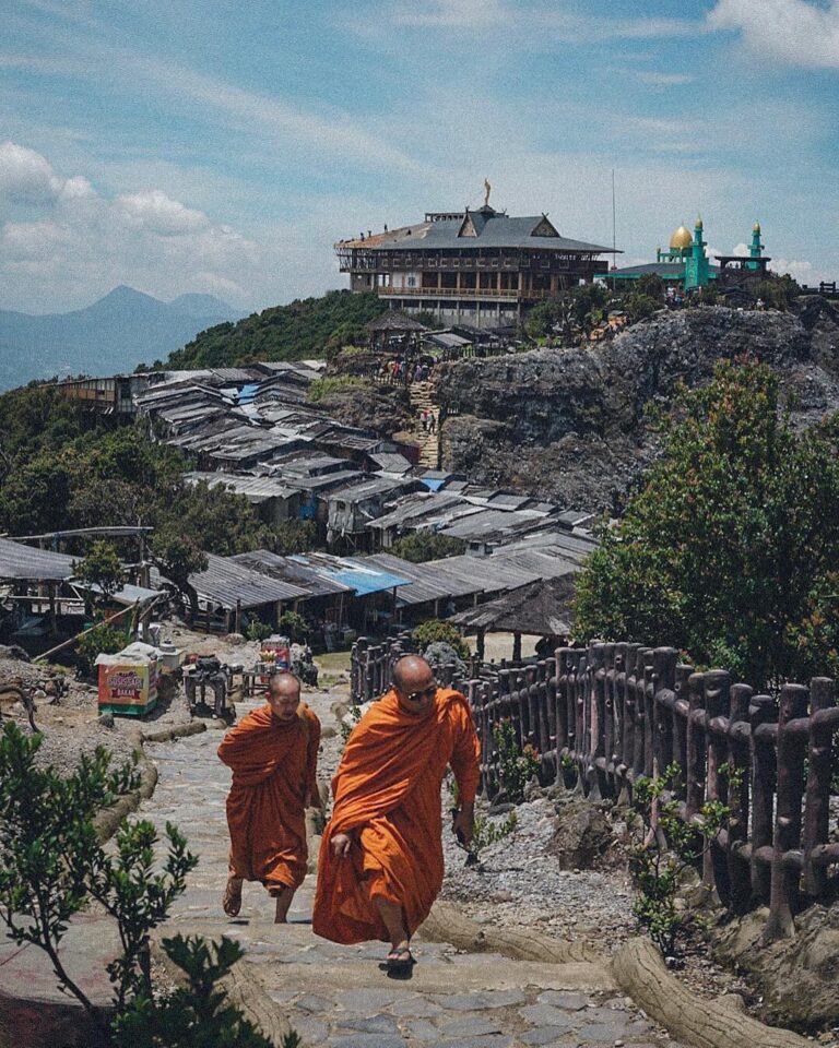 Keep positive and motivated in pursuing your goals. Tangkuban Parahu captured by...