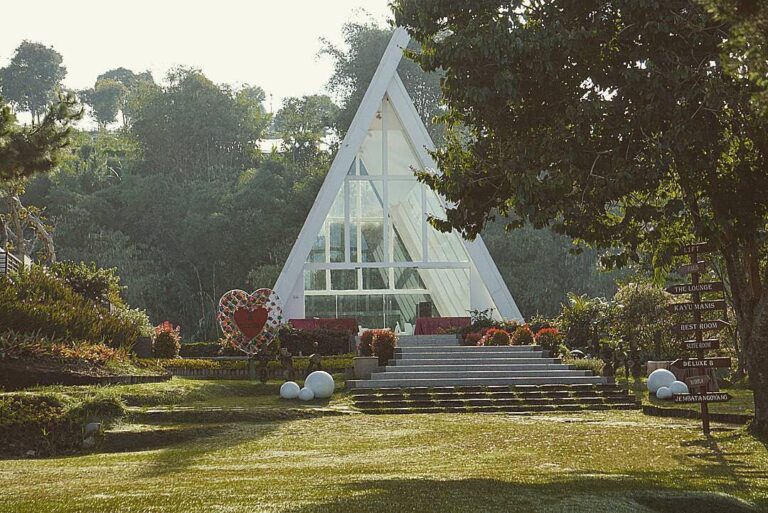 Let the nature be the witness of your happiest moment. Green Forest Chapel captu...