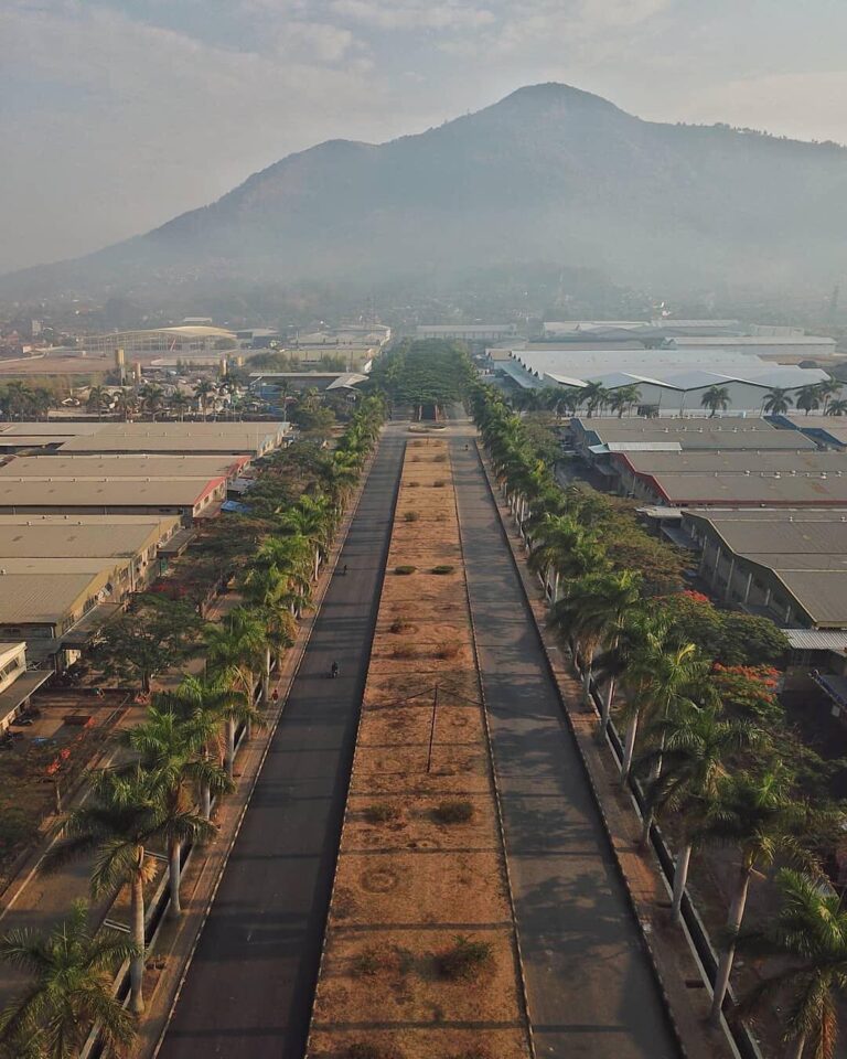 Life is about choosing the right path for you. -
Photo by  . #explorebandung...