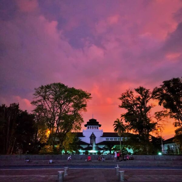 Mixture of lilac and orange in the sky is a proof that there’s a beauty in diver...