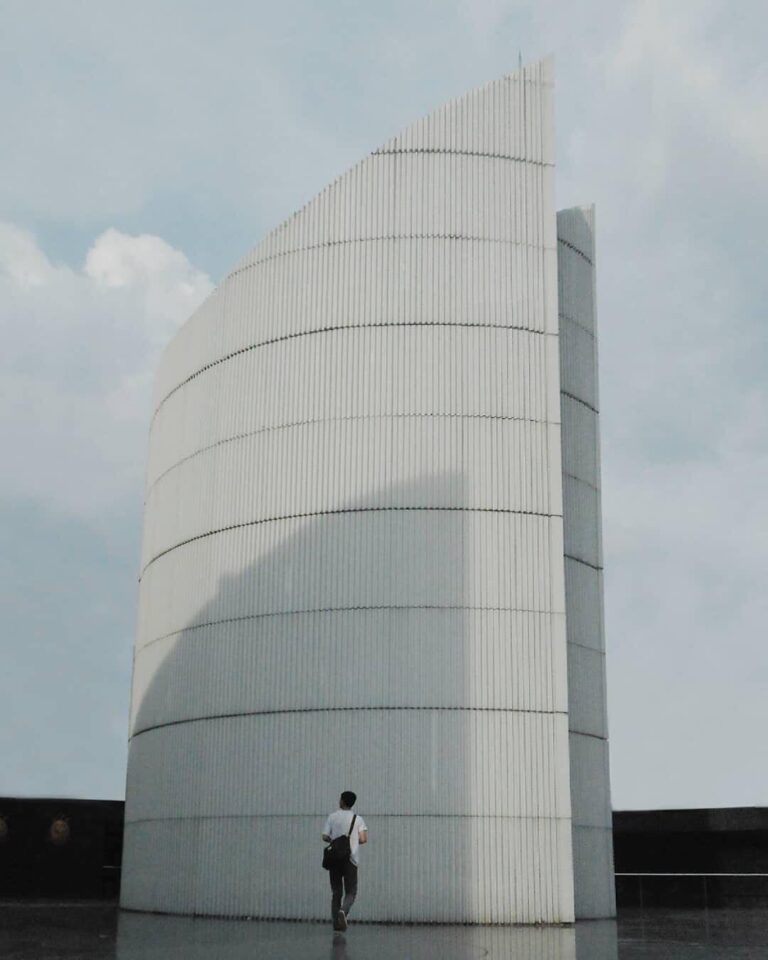 Never settle for any less expectation. Dream high, aim higher. Captured by 
#exp...