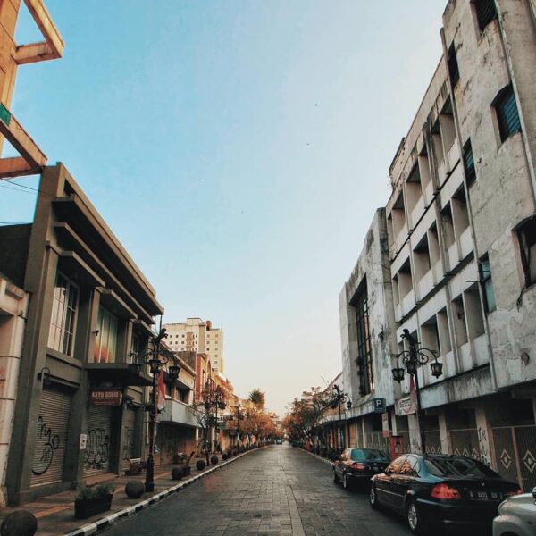 Rare view of calm and quiet Braga Street in the morning.
-

Photo by  #exploreba...