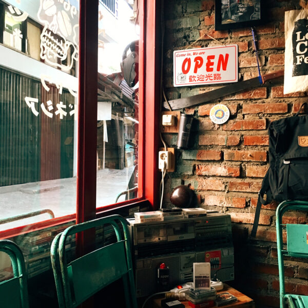 #eb_review
Name any coffee shop in Bandung, we bet our team has been there for q...