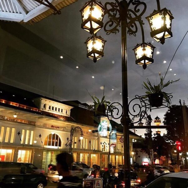 Romantic scene of Asia Afrika Street captured by 
#explorebandung...