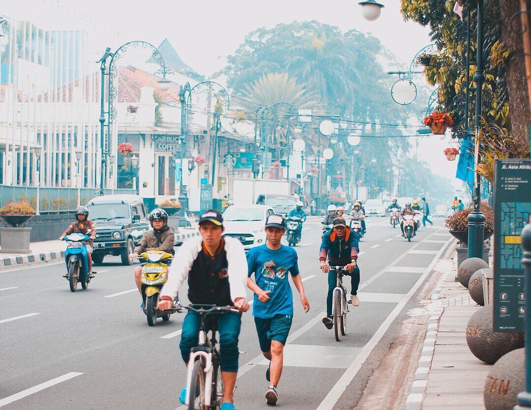 Run fast like there’s no tomorrow. Captured by 
#explorebandung
-

Kompetisi fot...