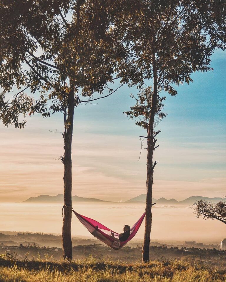 Saturday means it’s time to Nature & Chill. Photo taken by  
#explorebandung...
