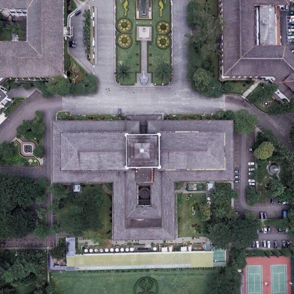 See everything in a different perspective.
-

Gedung Sate captured by 
#exploreb...