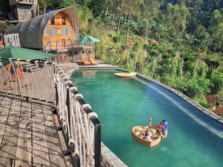 Take a time for some treat from our Beutiful Nature, Indonesia.
Photo by  
#expl...