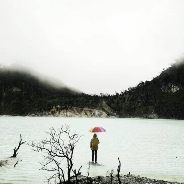 The clear crater of Kawah Putih will make anything with colors looks stunning th...