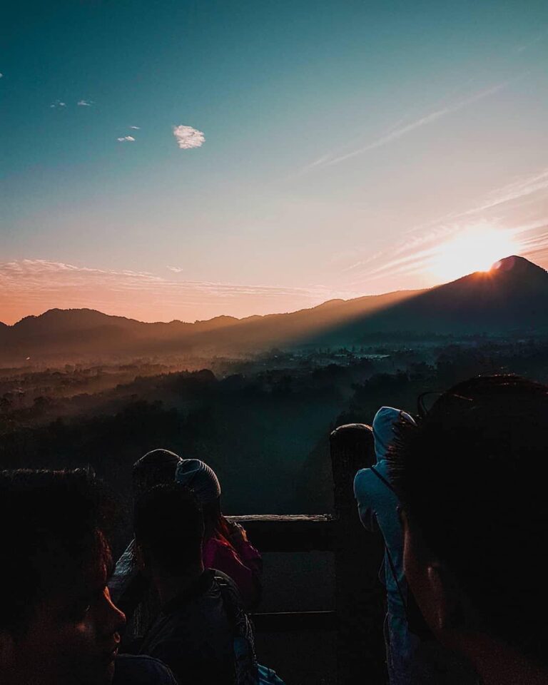The golden sunrise overcomes the morning cold breeze. Tebing Keraton taken by 
#...