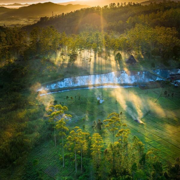 The sun kissed the earth right on its heart. 
Awesome captured by  
#exploreband...
