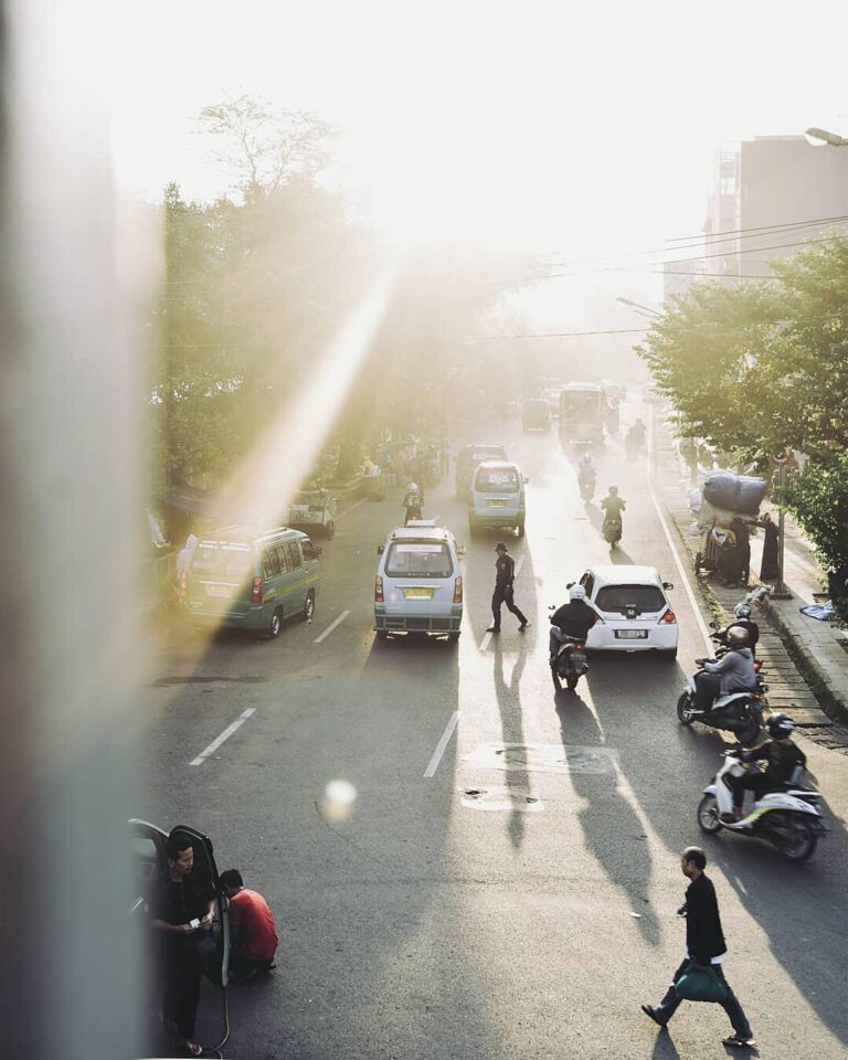There’s nothing like a dazzling light like a golden hour. Captured by 
#exploreb...