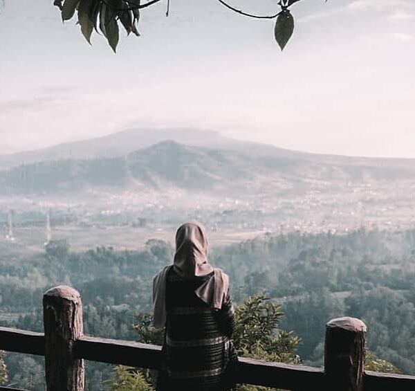 Trace down your memory back to all the good things in life.
-

Photo by  #explor...