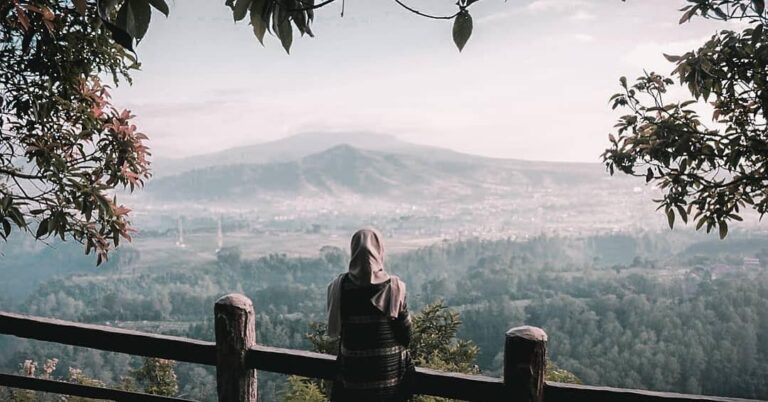 Trace down your memory back to all the good things in life.
-

Photo by  #explor...