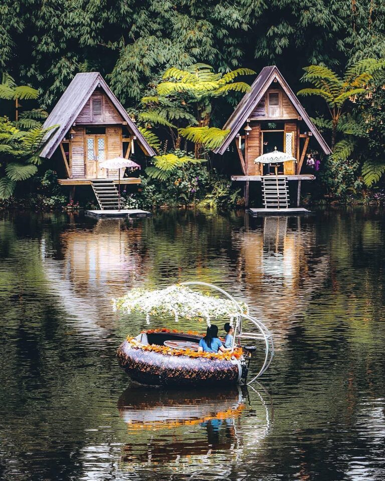 Tranquil state that you can get at Dusun Bambu.
-

Photo by  #explorebandung...