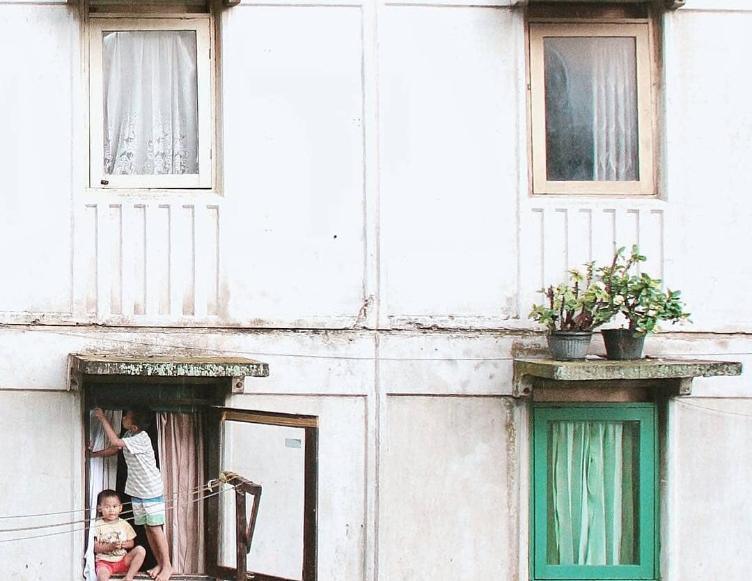 Two siblings spotted at their flat’s window. Wonder what conversations they had....