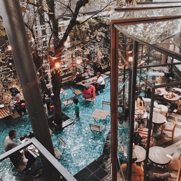 Weekend vibes. How's your day doing?
-
This picture is brought to you by 
#explo...