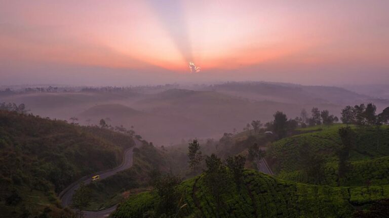 Why do you travel? What kind of story do you try to make?
-
Dawn in Cukul Tea Pl...