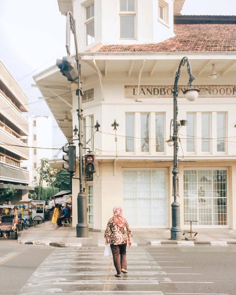 Wonder how to know the character of a city? Start off by walking down the street...