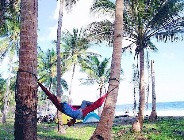 Hammock Life—

Location : Pantai Tanjung Siangau, Desa Limau, Kecamatan Parittig...