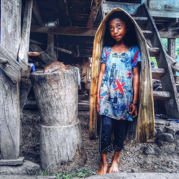Orang-orang Sambori dan suku Mbojo menyebutnya dengan Lupe. Lupe berbentuk lonjo...