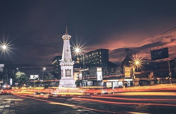 Angkat tangan buat yang liburan nanti bakalan #explorejogja .
Credit photo by  t...