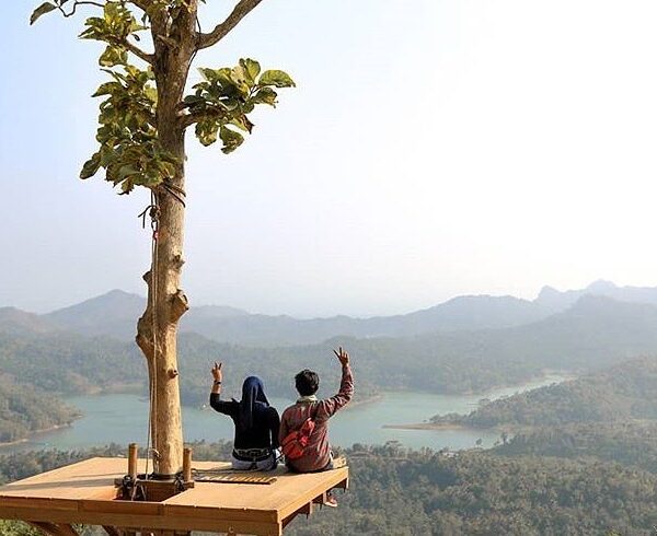 Awal mulanya tebing dan puncak lainnya itu idenya dari sini...
*
#explorejogja p...