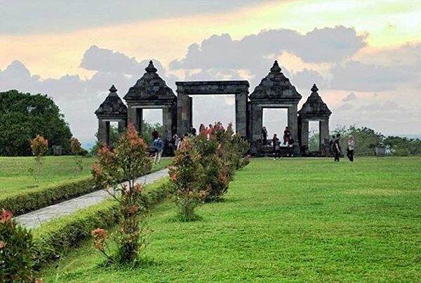 Di sini juga spot asyik buat Sunset.

#explorejogja photo today by  taken at Can...