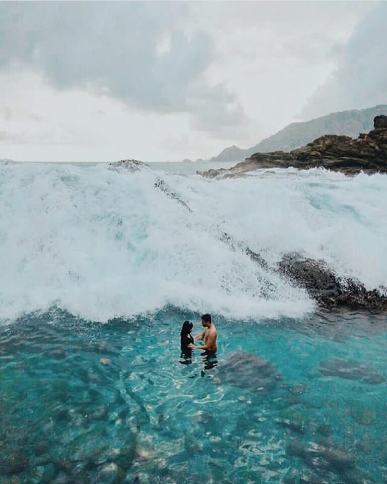 Duh .
.
#explorejogja photo today by  taken at Pantai Wediombo, Gunungkidul....