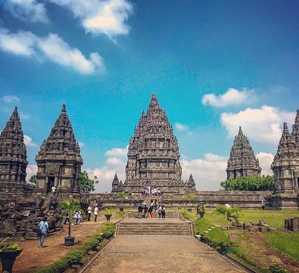 -FYI-
.
Candi Prambanan terletak di wilayah administrasi desa Bokoharjo, Pramban...