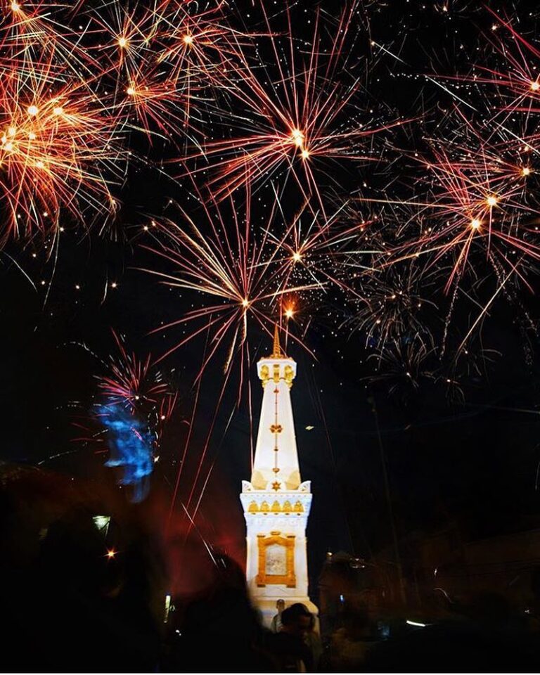 Happy New Year 2017  #explorejogja photo today by  taken at Tugu Yogyakarta....