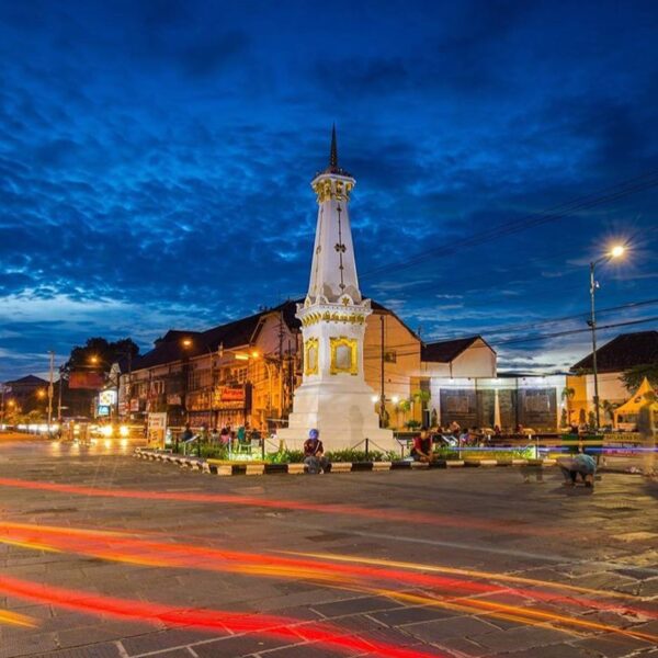 KAPAN KE JOGJA LAGI?

#explorejogja photo today by  taken at Tugu Yogyakarta....