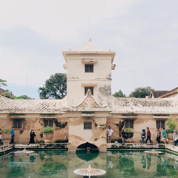 Kalian punya cerita apa di tempat ini?
*
#explorejogja photo today by  taken at ...