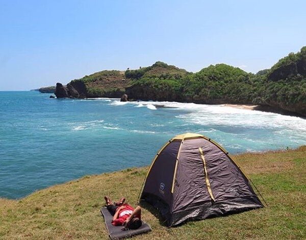 Kapan nih camping di pantai?
*
#explorejogja photo today by  taken at Pantai Wid...