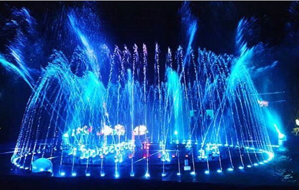 Kesini yuk 

#explorejogja photo today by  covering Festival of Lights, Gardu Pa...