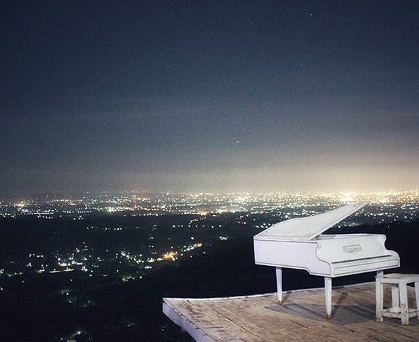 Makin banyak tempat-tempat keren di Jogja. Daripada tahun baru di rumah, mending...