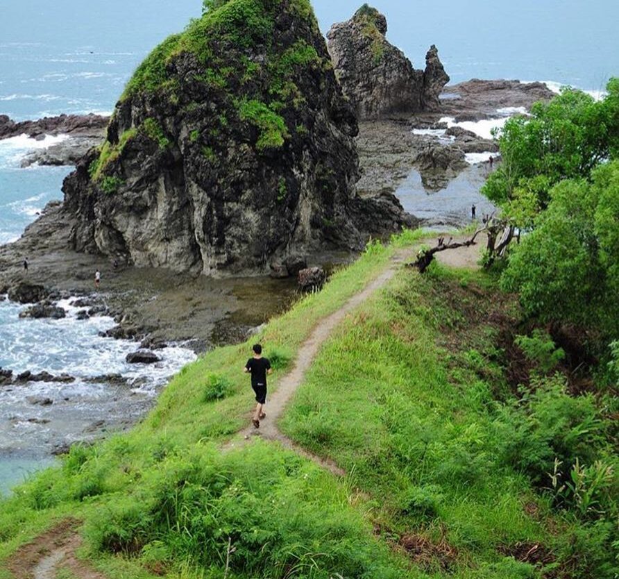 Seger ya kalo jalan pagi-pagi. 
#explorejogja photo today by  taken at Pantai Wa...