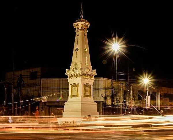 Selamat Ulang Tahun Yogyakarta ke-261. Semoga selalu istimewa dengan keramahan d...
