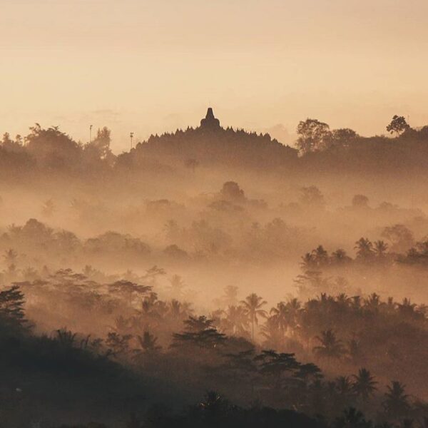 Selamat hari raya waisak 2018.
*
Photo by  taken at Punthuk Setumbu, Magelang....