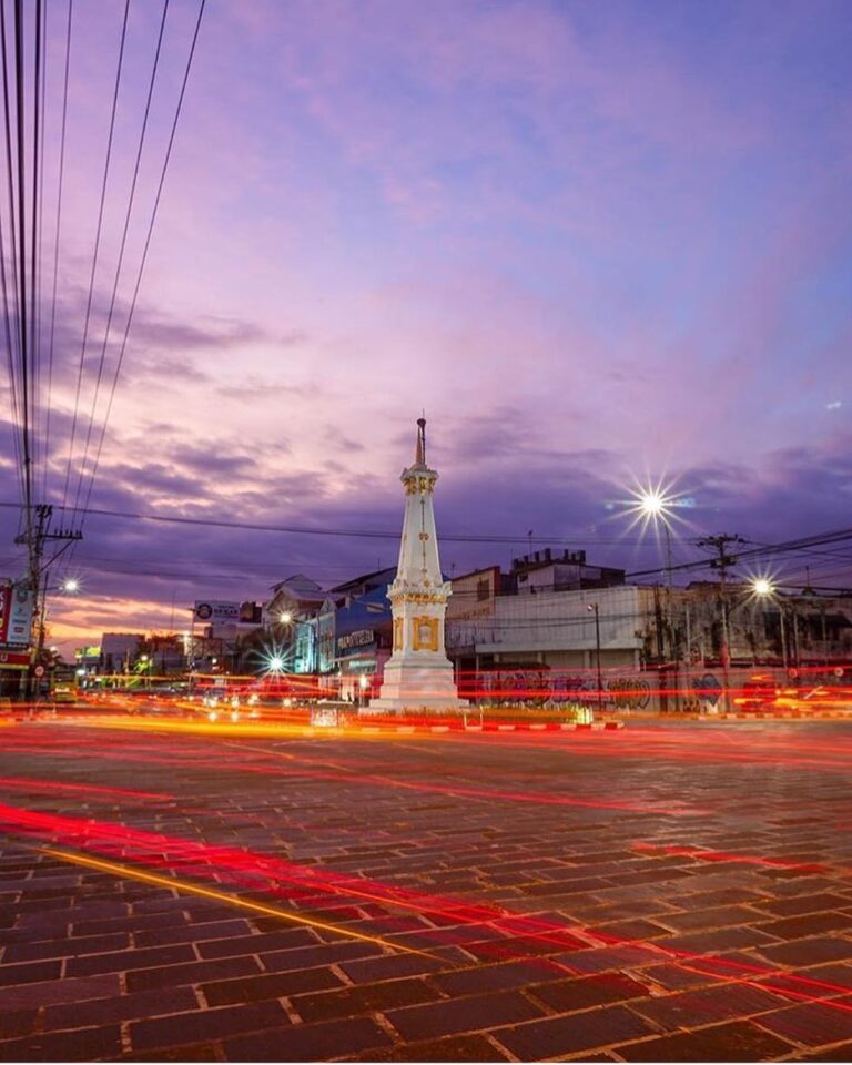 Selamat malam minggu dan berakhir pekan di Jogja.
*
#explorejogja photo today by...