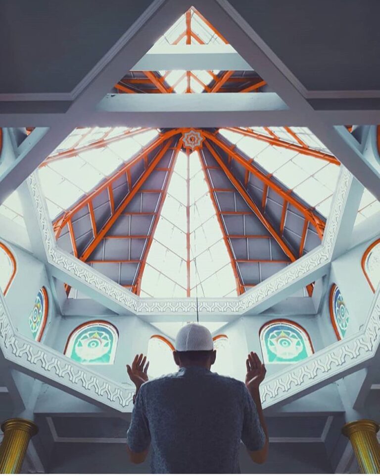 Selamat menunaikan ibadah puasa.
* 
Photo by  taken at Masjid UGM....