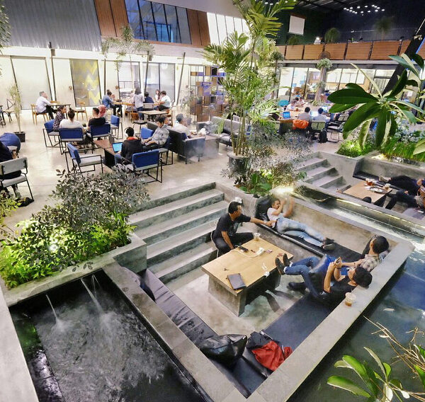 Sinergi coworking , best coworking in town!!
Tempatnya luas banget, pas buat kal...