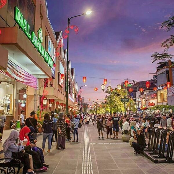 Tau ga sih kamu kalo setiap Selasa Wage penanggalan Jawa tidak ada PKL di sepanj...