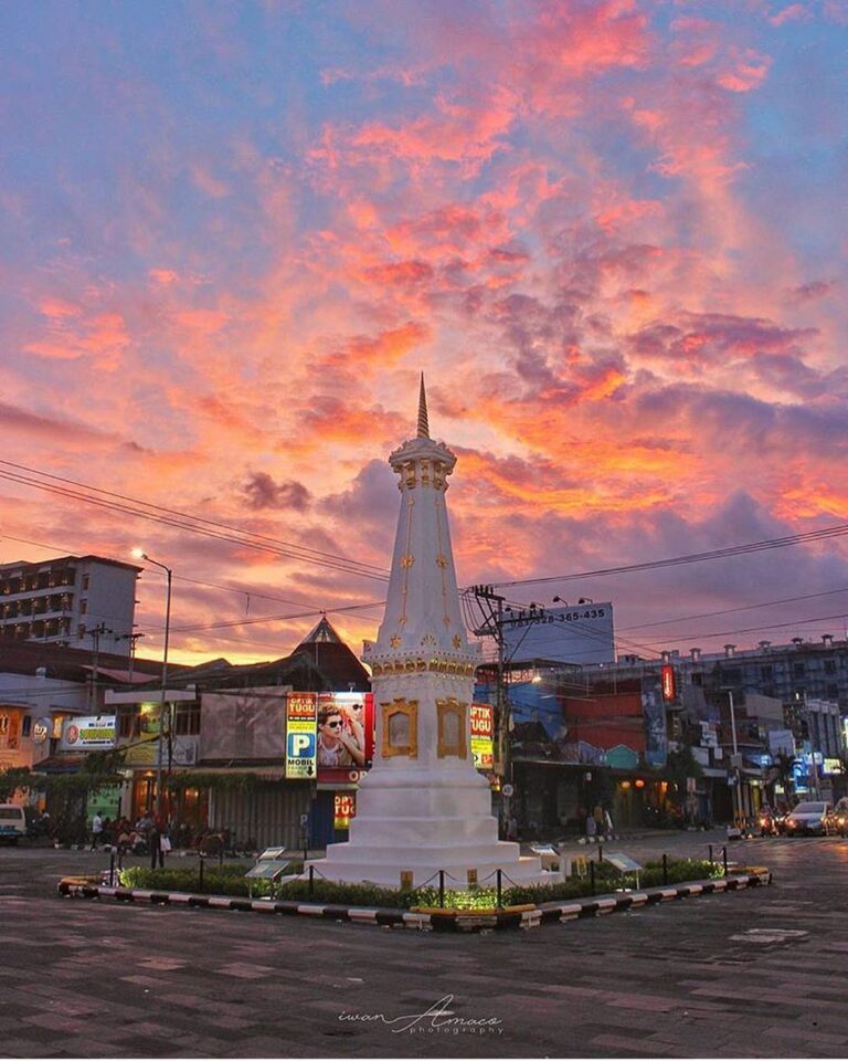 Tempat wisata mana yang paling kamu rindukan dari Jogja?
.
.
#explorejogja photo...