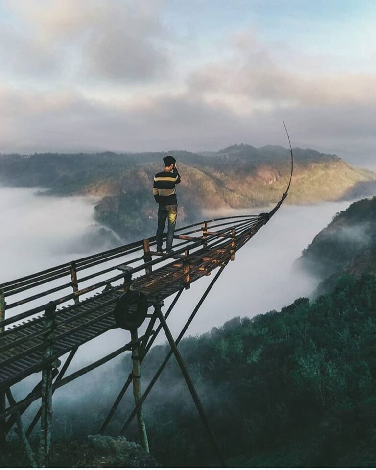 Udah dateng lagi nih kabutnya 

#explorejogja photo today by  taken at Jurang Te...