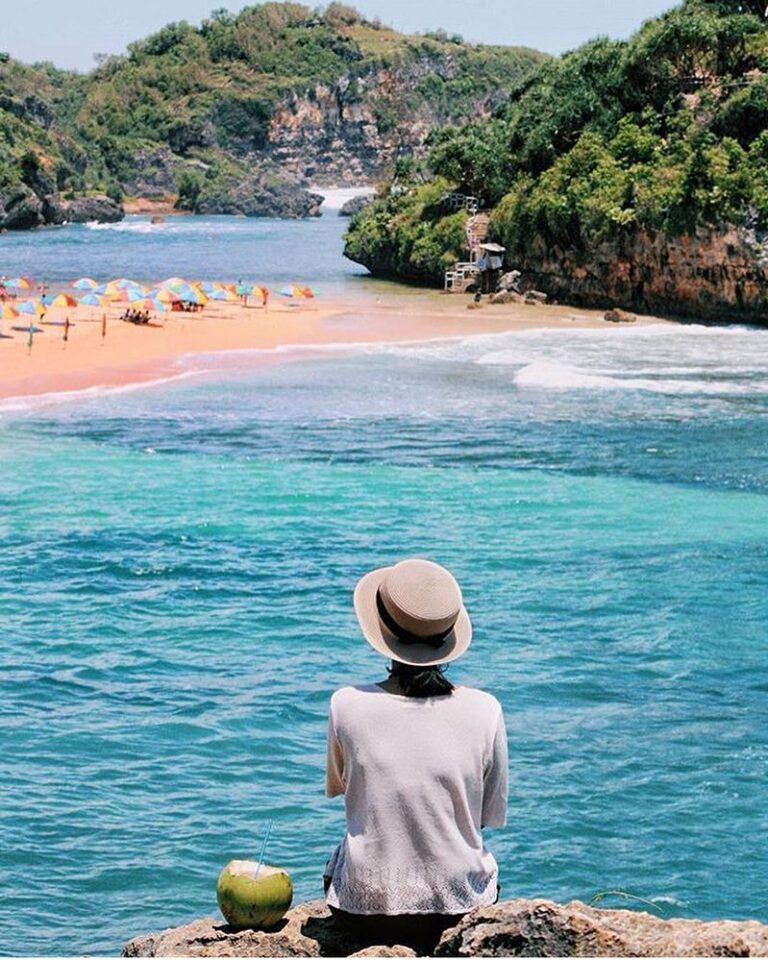 Yang hari ini atau besok bakal liburan mana suaranya?

#explorejogja photo today...